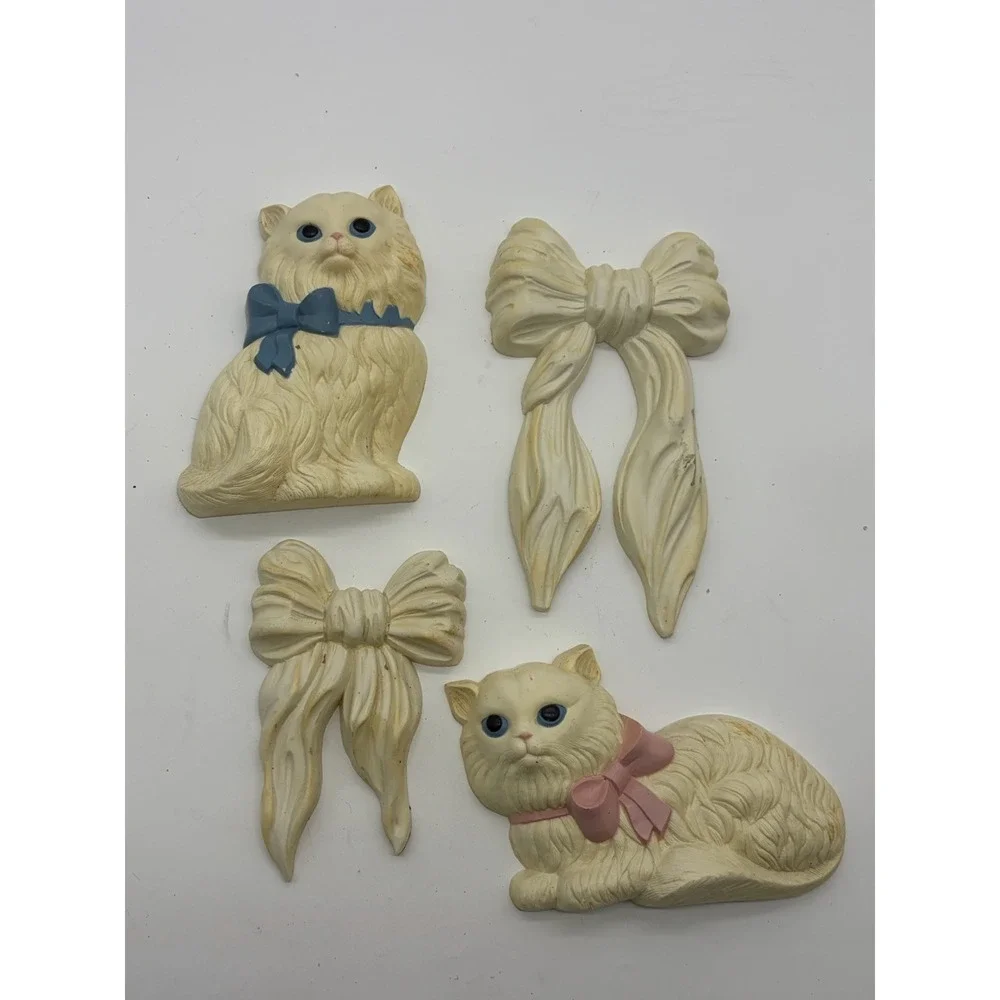Vtg Homco White Cats Kitten Wall Decor Art Plaques Pink Blue And 2 Ribbon Bows